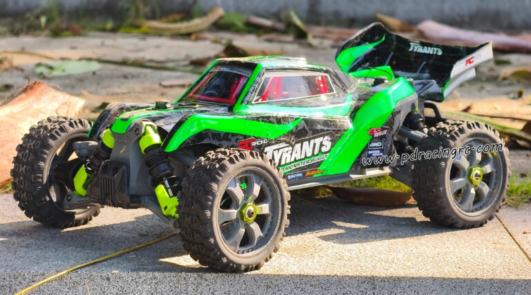 PD Racing T8 High Speed Off-road RC Car Green Overview